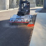 Connection-free forklift sweeper